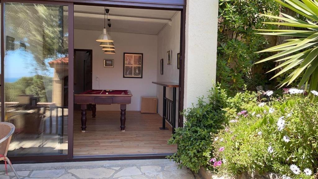 Mediterrania 98 Torroella de Montgrí Dış mekan fotoğraf